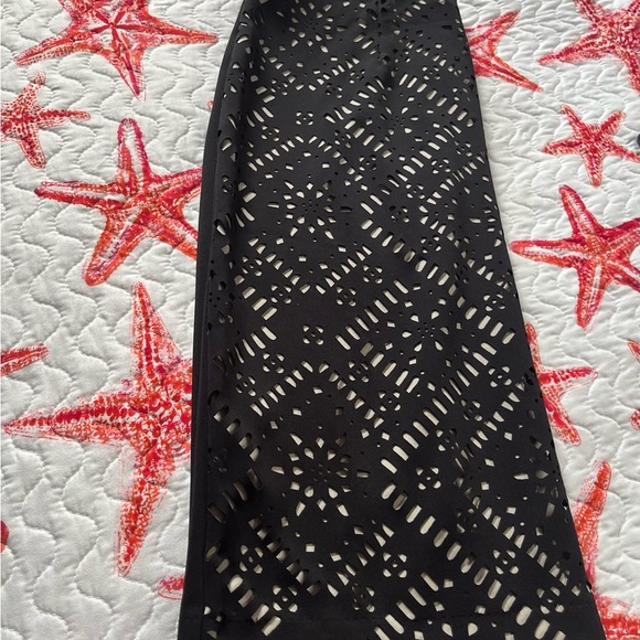 CHICOS NWOT Black Cut-out Pattern Overlay Pencil Skirt in Size 1.5. (Size 12) - Picture 6 of 9